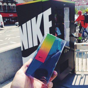 跑步自動販賣機-Exchange-Nike-Fuel-Points-for-Free-Swag-in-New-York-2-