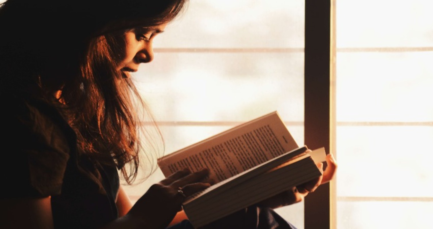 Vending machines dispenses books